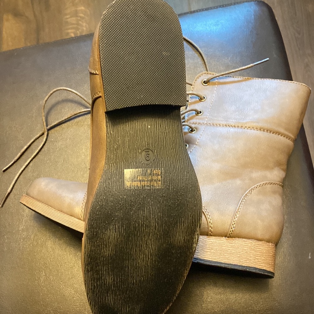 Shoes - Picture 3 of 3